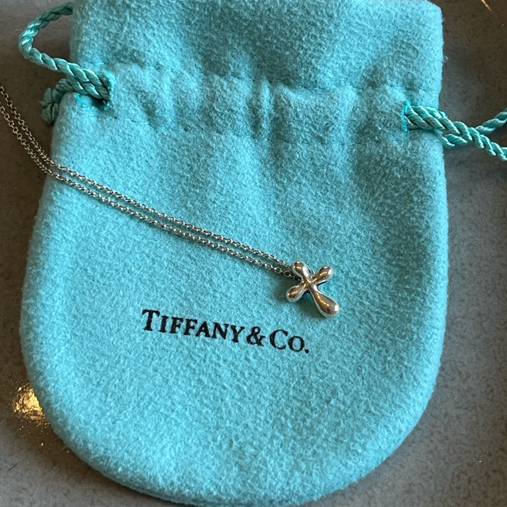 Tiffany & Co - Sterling Silver cross pendant ✝️